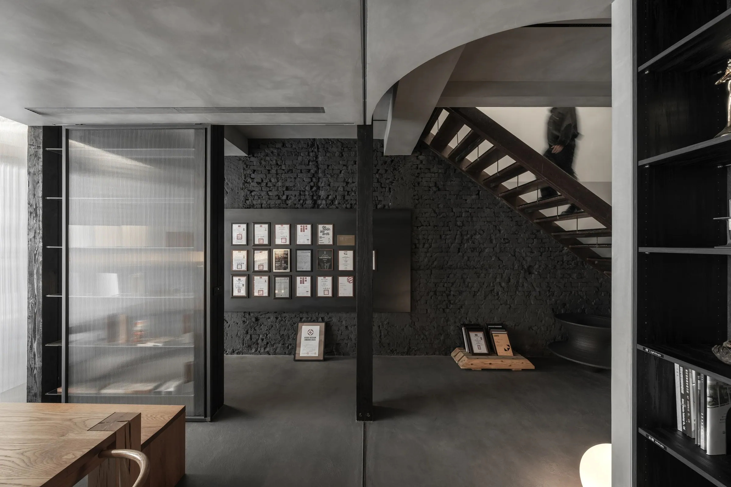 X4 Office — 辦公空間